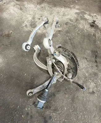 Audi Q7 4M Front wheel hub spindle knuckle 4M0407241J