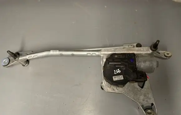 Audi Q7 4M Front wiper linkage and motor 4M8955023 4M8955119B