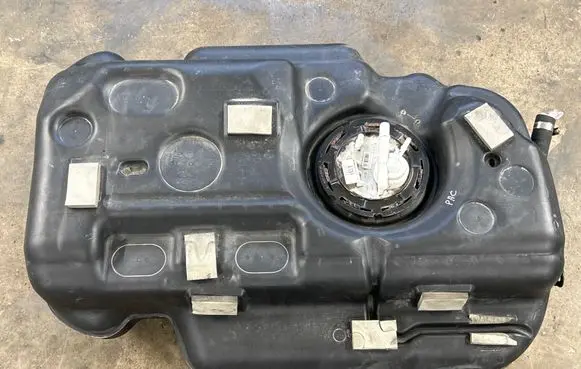 Chrysler Pacifica Fuel tank 52030439A 68234250AA P52030373AE