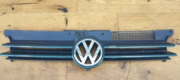 Volkswagen Golf IV Front bumper upper radiator grill ddddd