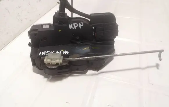 Opel Insignia A Front door lock 3023881