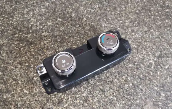 Nissan Quest Climate control unit 96980ZM70B