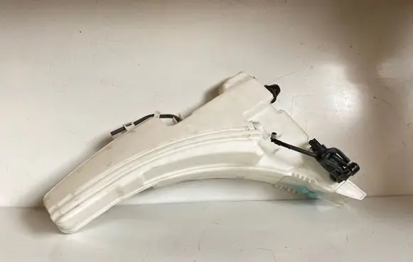 Land Rover Evoque II Windshield washer fluid reservoir/tank K8D217B613AC 4000016385