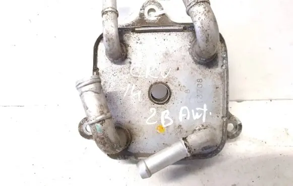 Honda CR-V Oil filter mounting bracket