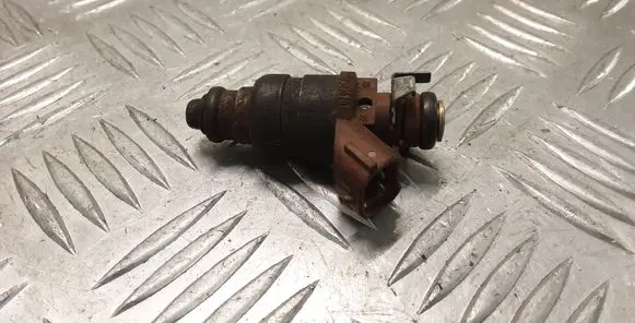 Skoda Fabia Mk1 (6Y) Fuel injector 047906031C