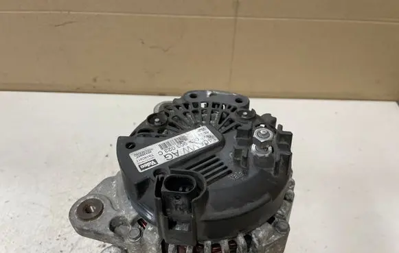 Volkswagen Golf V Generator/alternator 06F903023C 2542695F 706090050