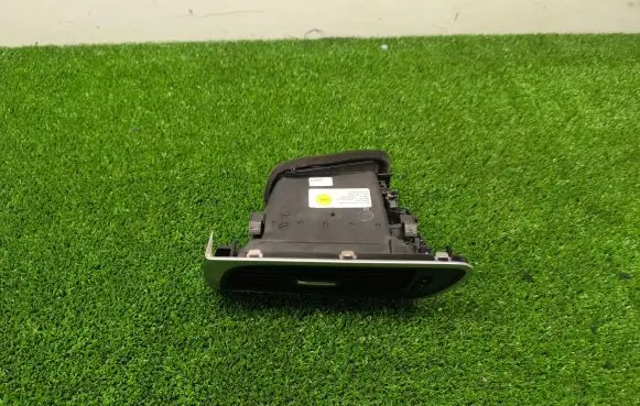 Audi A7 S7 4G Dash center air vent grill 4G8820902 9025700
