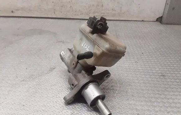 Volkswagen Caddy Master brake cylinder 1K1611301D