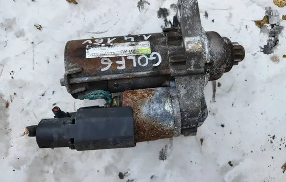 Volkswagen Golf VI Starter motor 02T911023S