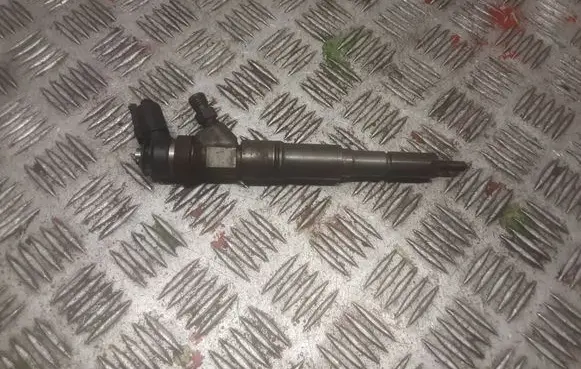 BMW 5 E60 E61 Fuel injector 7789661