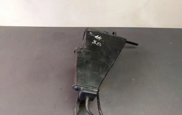 Active carbon filter fuel vapour canister