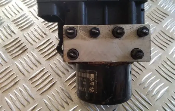 Audi A3 S3 8L ABS Pump 1J0907379P 10094903313 1J0614117D