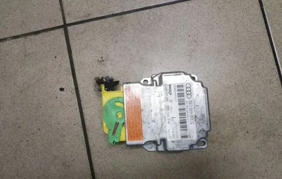 Audi A4 S4 B7 8E 8H Airbag control unit/module 8E0959655G
