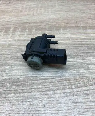 Volkswagen Tiguan Turbo solenoid valve 1K0906283A