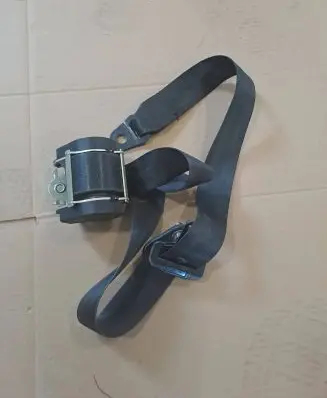 Renault Sandero I Front seatbelt