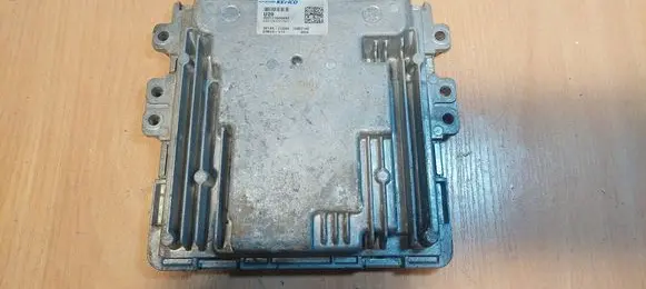 Hyundai i30 Engine control unit/module ECU 39199-2U000 9001230068KF SIM2K-510