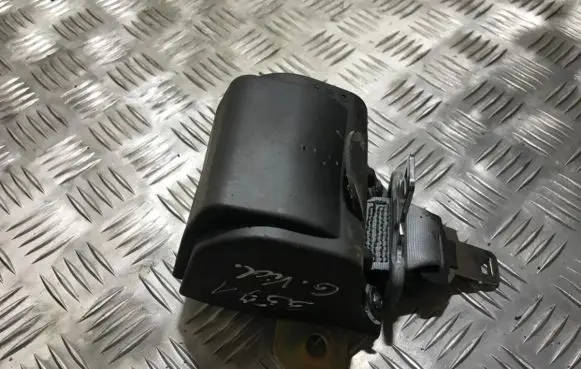 Middle seatbelt (rear)