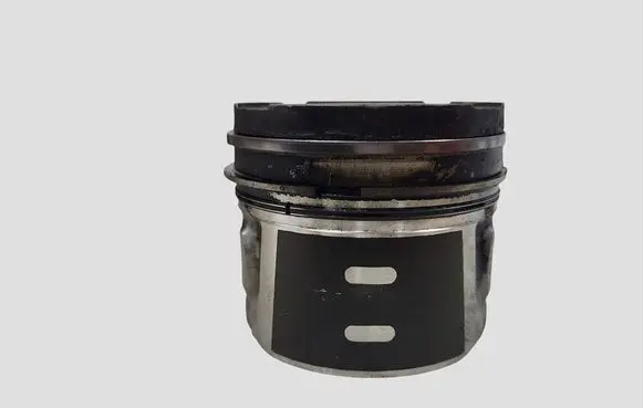 Volvo V50 Piston