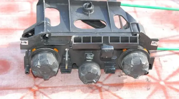 Iveco Daily 4th gen Central console control unit XXX HPI35S12 120KM