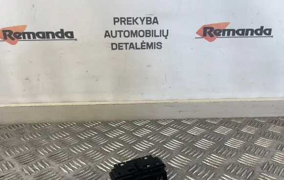Toyota Prius (XW50) Headlight level height control switch 75H659