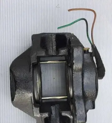 Mercedes-Benz W123 Front brake caliper