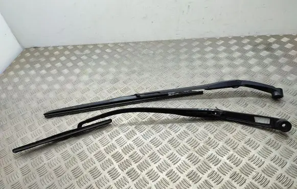 KIA Ceed Front wiper blade arm