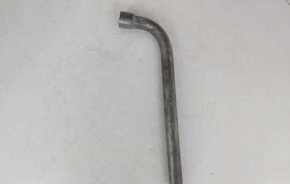 Volkswagen Golf IV Wheel nut wrench UKTB14D0012219