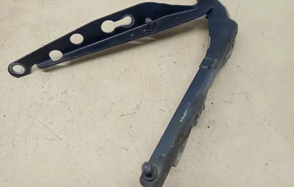 Volvo V70 Tailgate/trunk/boot hinge 