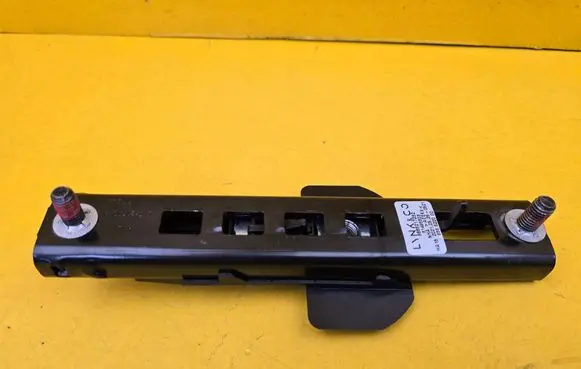 Lynk u0026 co 01 Seat belt height adjuster 31496303 636622000
