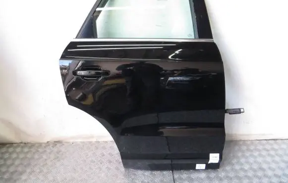 Audi Q3 8U Rear door