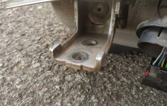 Citroen C3 Rear door lower hinge