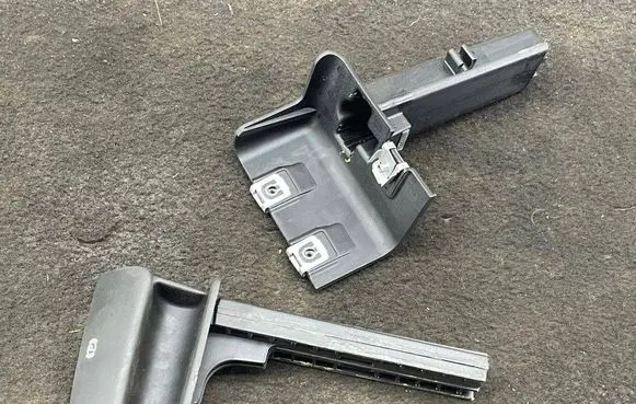 Audi Q7 4L Hand brake release handle 4L1711814