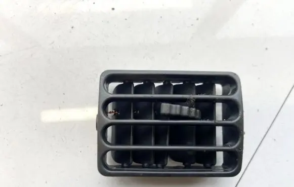 SsangYong Musso Dash center air vent grill
