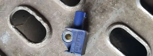 Mercedes-Benz E W212 Airbag deployment crash/impact sensor A2128204926
