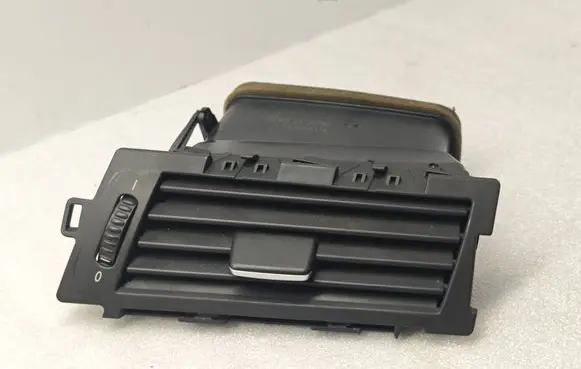 BMW 5 E60 E61 Dashboard side air vent grill/cover trim 9112205