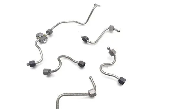 Ford Kuga II Fuel injector supply line/pipe 