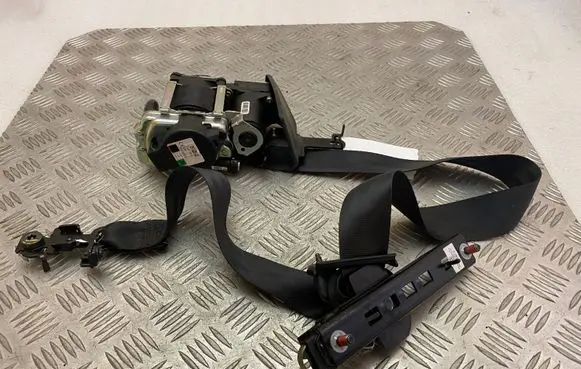 Volvo XC90 Front seatbelt 31675238
