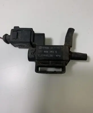 Audi A3 S3 8P Turbo solenoid valve 037906283C 72288000