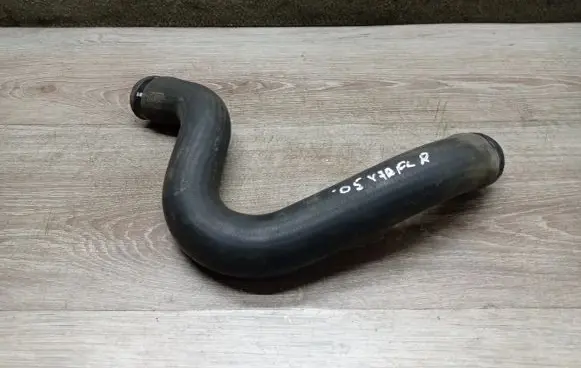 Volvo V70 Engine coolant pipe/hose