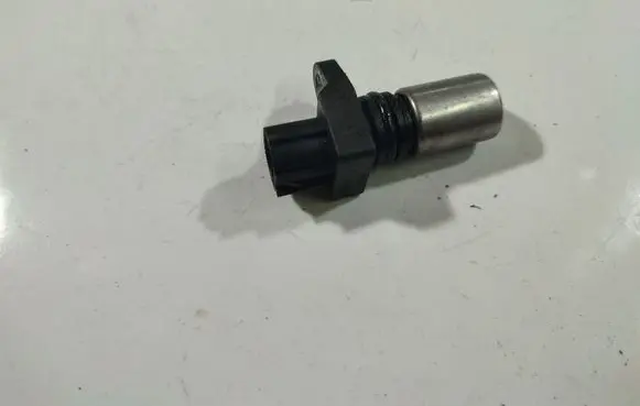 Saab 9-5 Camshaft position sensor E3679160