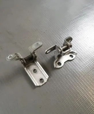 Toyota Avensis T270 Rear door hinge set 