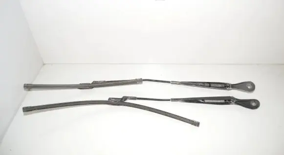 BMW 2 F46 Headlight wiper blade set 7335963 7335962 61617335963