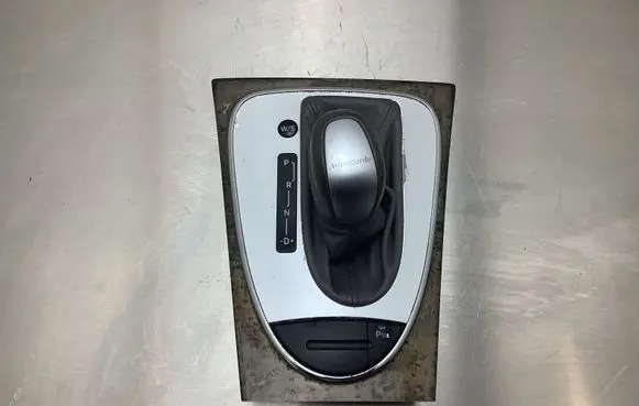 Mercedes-Benz E W211 Gear shifter surround trim plastic 2118206510 03751220 A2115420126
