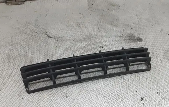 Volvo V50 Front bumper lower grill