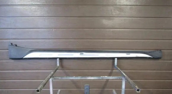 Front sill (body part)
