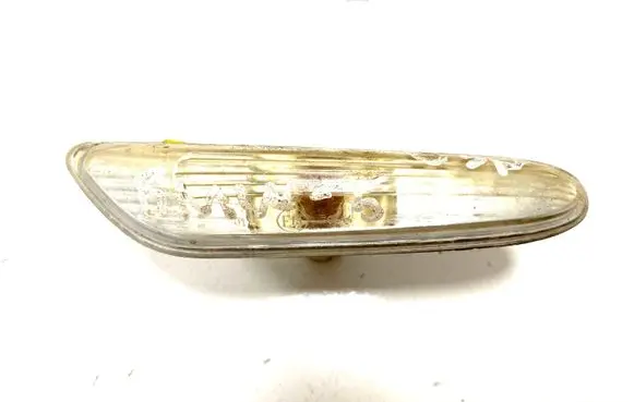 BMW 5 E60 E61 Front fender indicator light 14185L 8384104 6923919