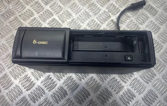 Audi A6 S6 C5 4B CD/DVD changer 4B0035111 CXCA1720A