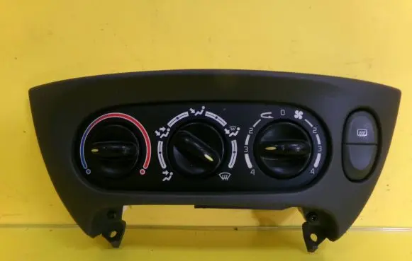 Renault Scenic I Interior fan control switch 662367T