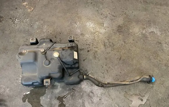 Renault Trafic III (X82) AdBlue liquid reservoir 172A21178R