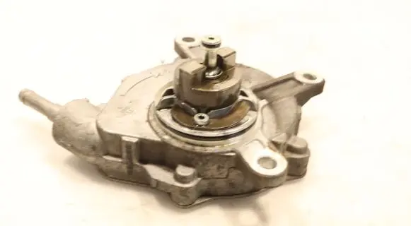 Toyota Verso Vacuum pump
